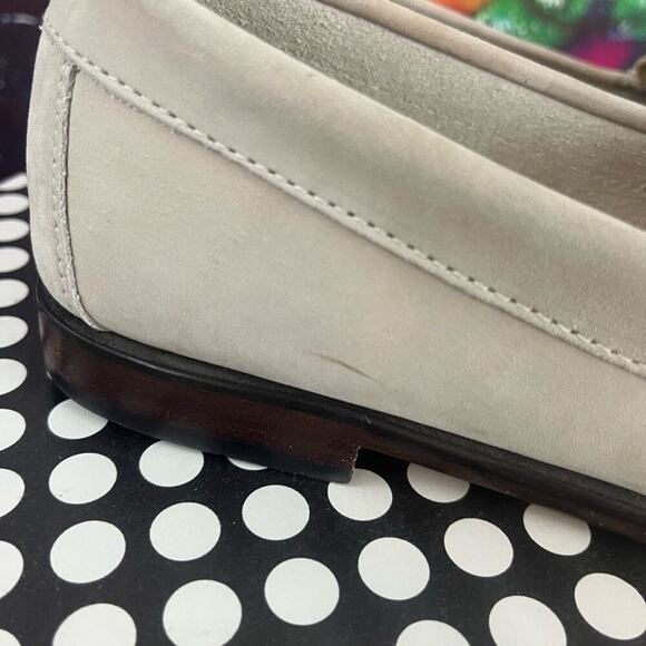 Bass Weejuns Waverly Nubuck Penny Loafers Size 8 Medium Light Gray - Picture 2 of 7